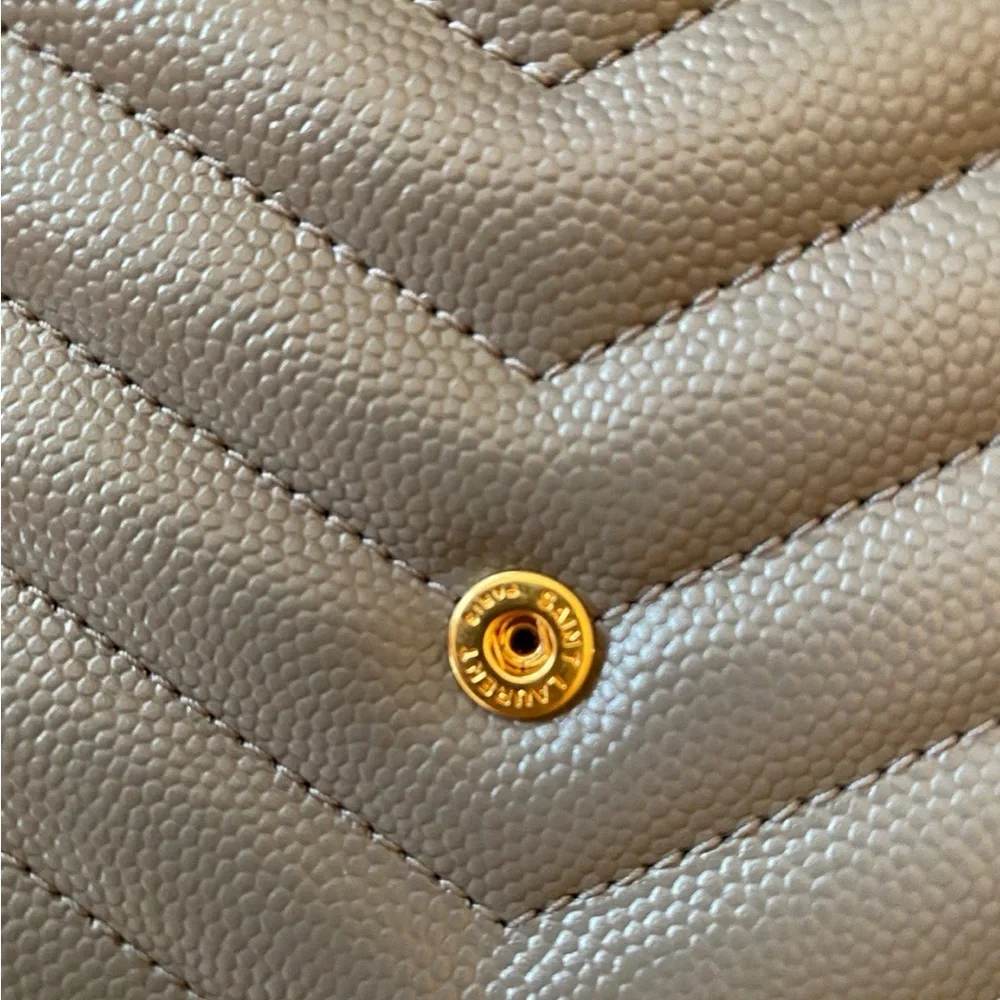 Yves Saint Laurent Cassandre Matelasse flap pouch - Picture 7 of 9